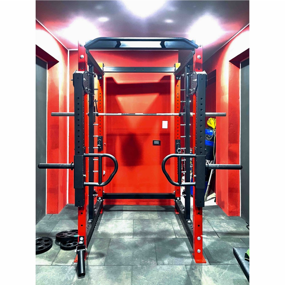 jaula de gimnasio con smith